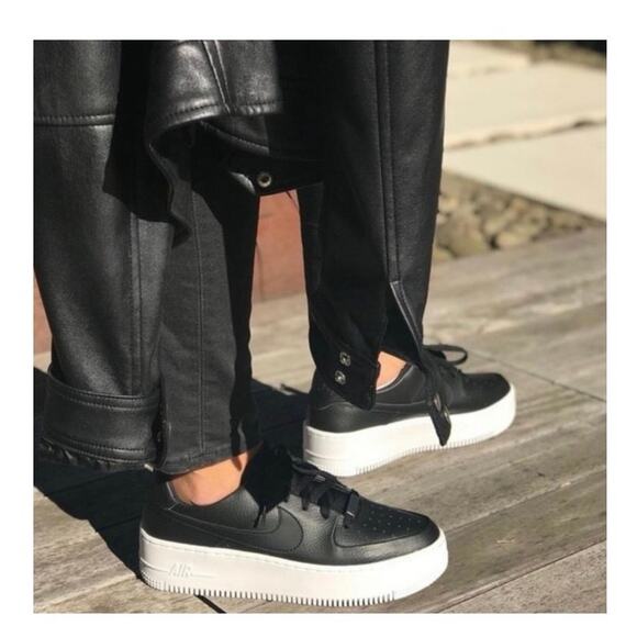 Nike Air Force 1 Sage Low Black Women’s 9 | Platform AF1 Sneakers EUC Streetwear - Picture 3 of 11